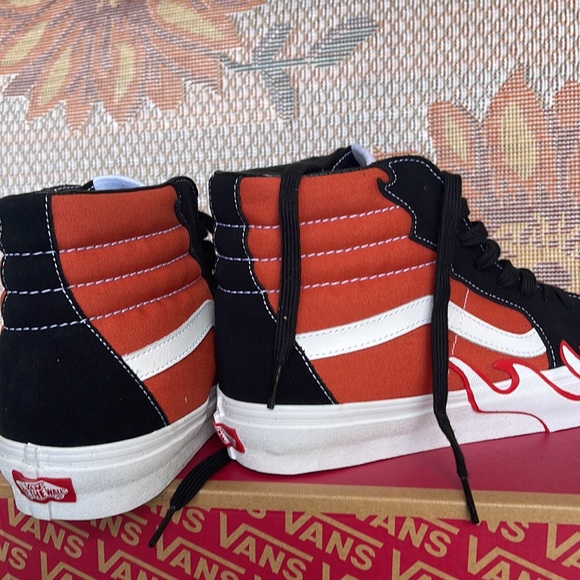 Vans Men’s
Sk8-Hi Flame VN0005UJGWP Sneakers - Picture 15 of 16